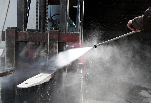 Best Local Pressure Washing Services  in Raymond, WA