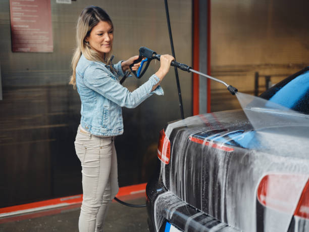 Why Choose Our Certified Pressure Washing Experts for Your Project Needs in Raymond, WA?